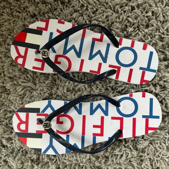 NWOT Tommy Hilfiger flip-flops 9/10 - Picture 1 of 2